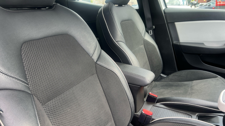 Renault Clio 1.0 TCe 90 S Edition 5dr Petrol Hatchback